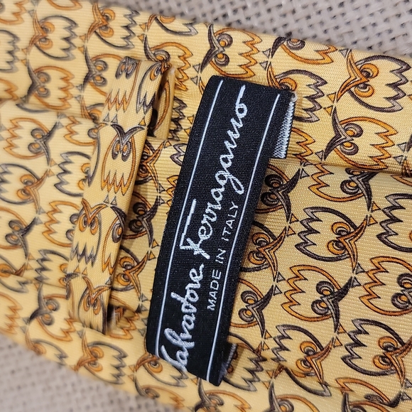 Authentic Salvatore Ferragamo silk necktie - Picture 2 of 8